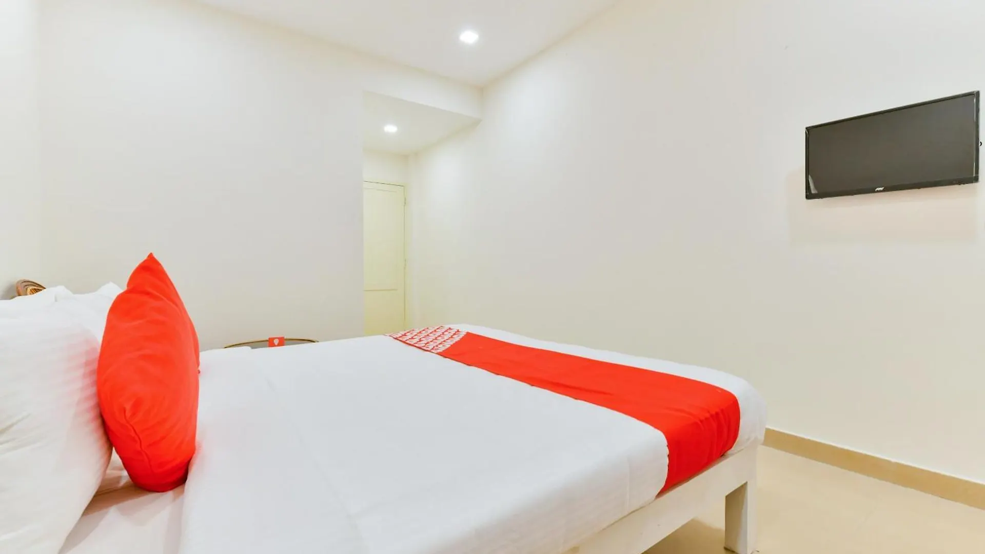 Hotel OYO 16659 Keyen Arcade Kochi India