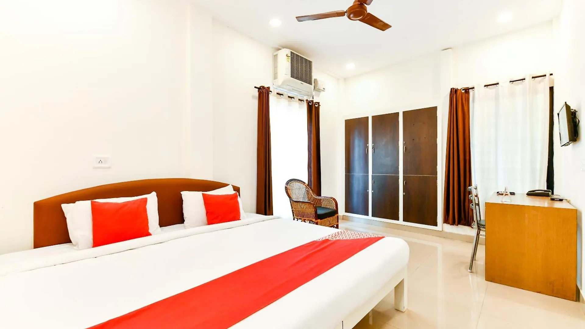 Hotel OYO 16659 Keyen Arcade Kochi